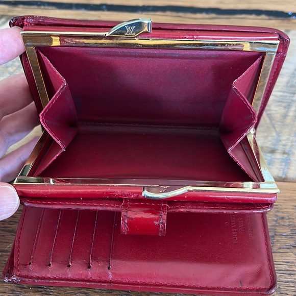 Louis Vuitton Red Kiss Lock Wallet - Picture 7 of 14